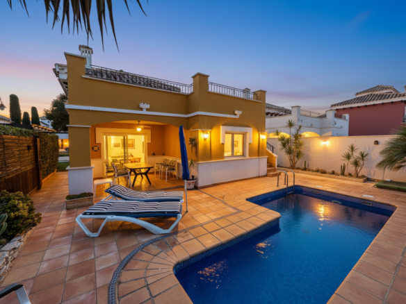 Villa for sale in Mar Menor Golf Resort