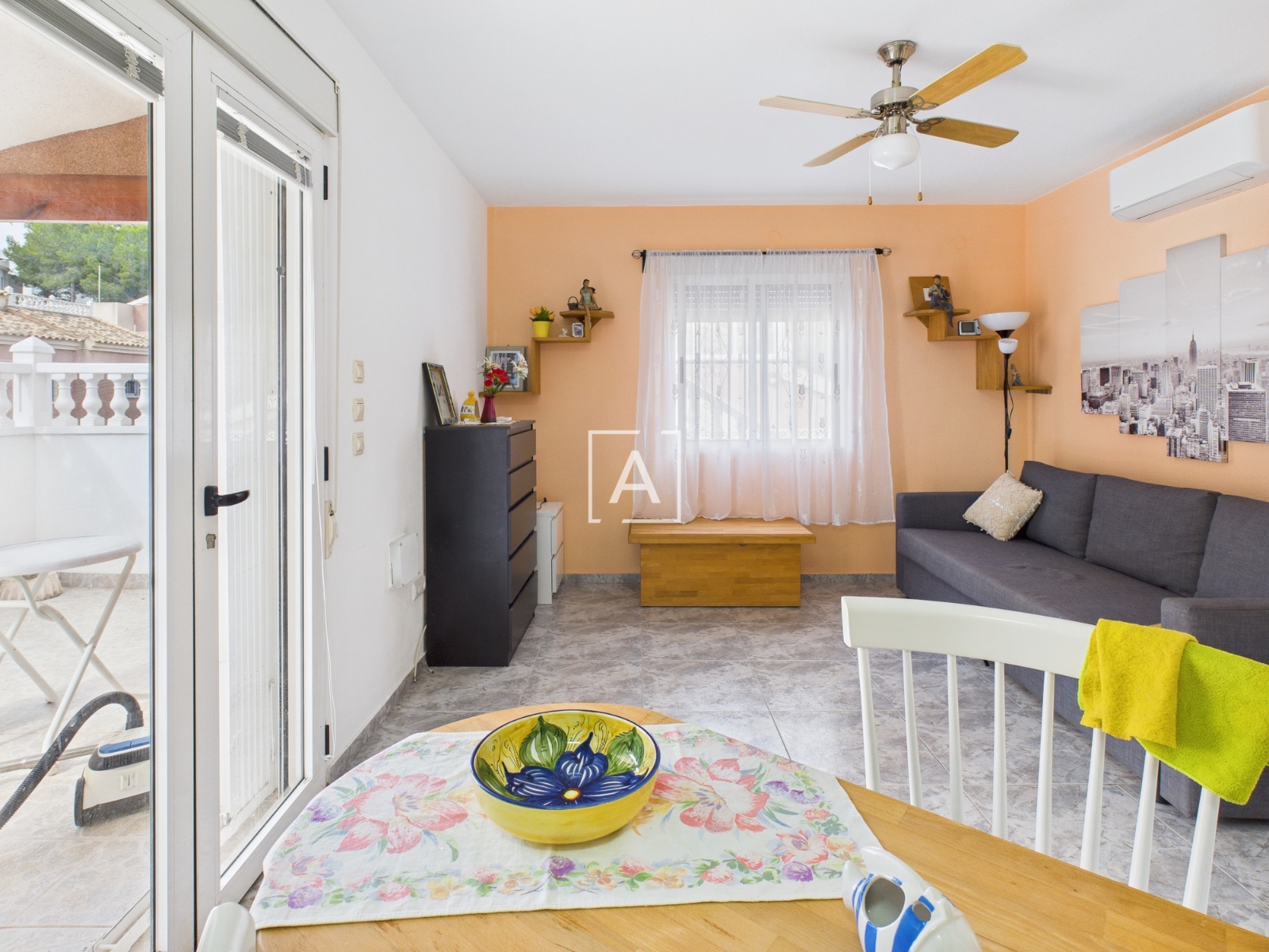 o_1j94v93n65t67jh33m392utg2o Villa in Pinar de Campoverde, Alicante