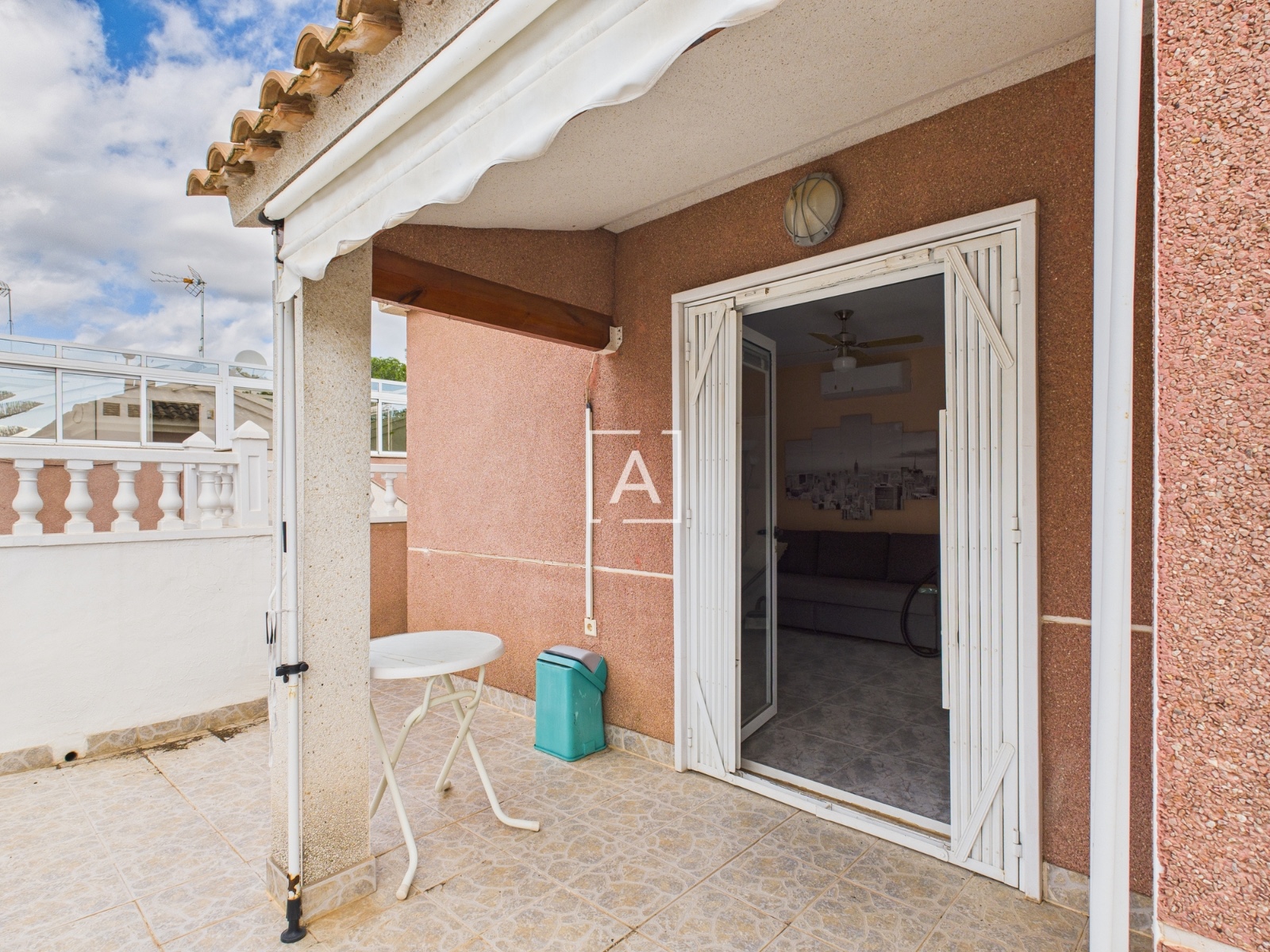 o_1j94v93n6pnm18923au1l8dsep2j Villa in Pinar de Campoverde, Alicante
