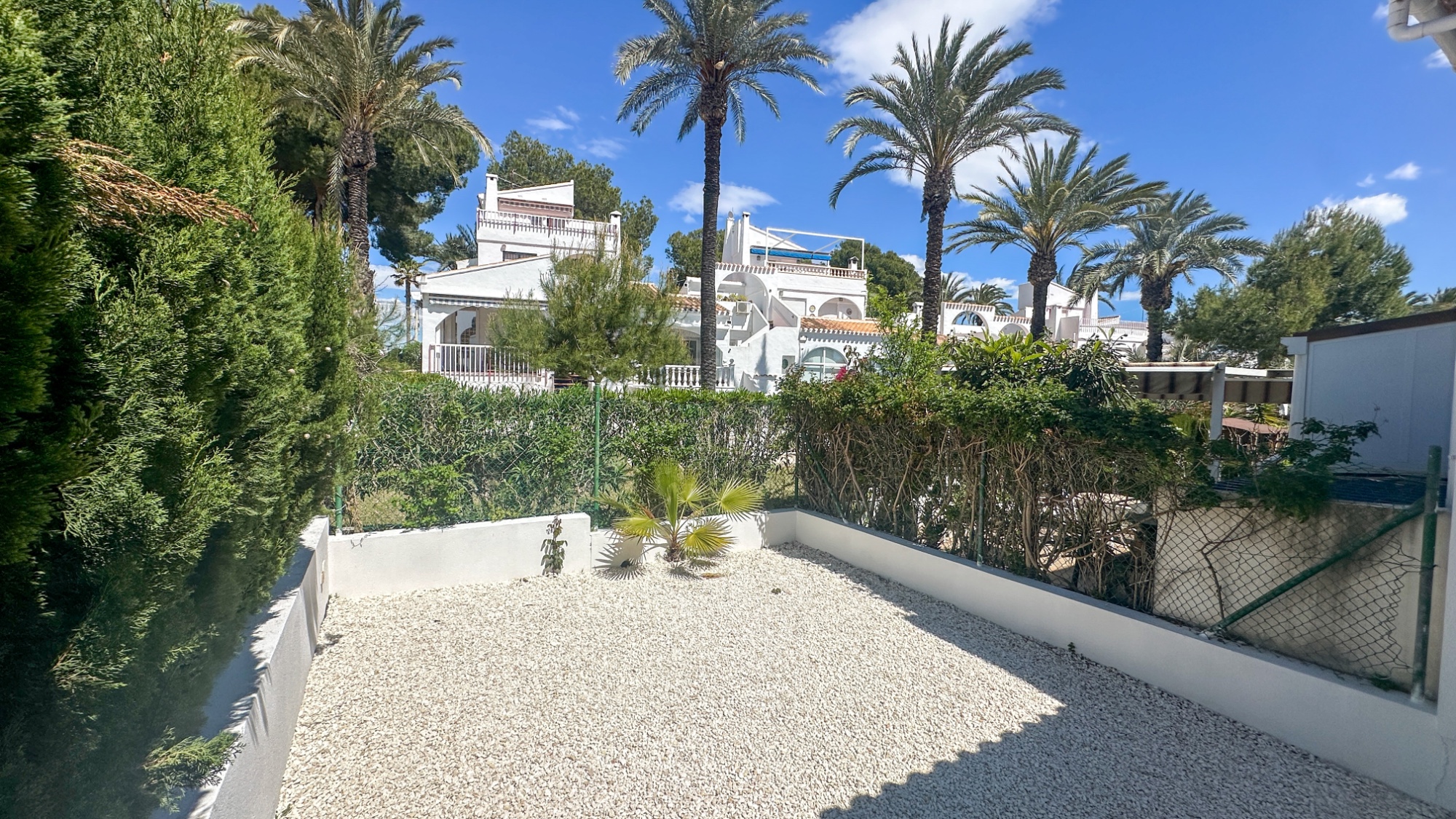o_1jmb3nd9c1pat1hfomas1de5dsi3d Town House in Orihuela Costa, Alicante