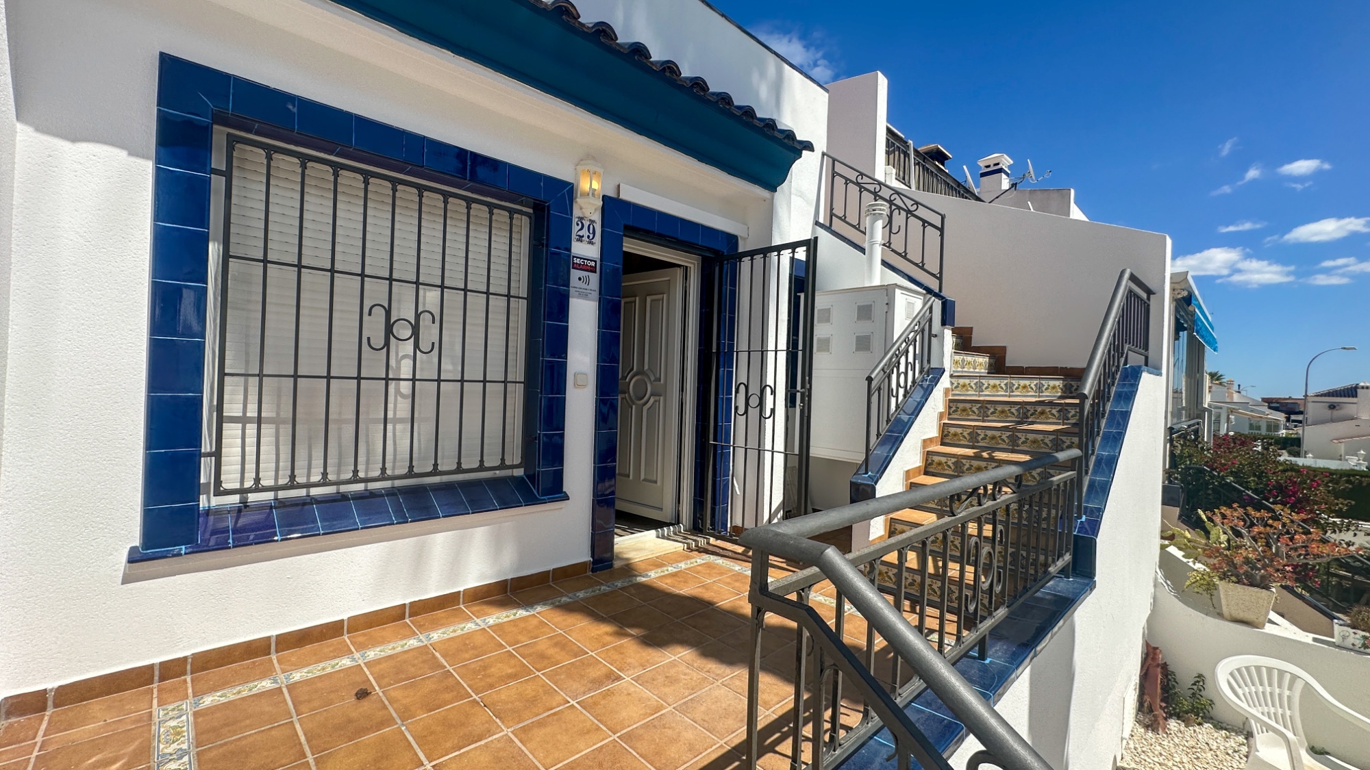 o_1jmb3nd9c4c7142s1v9u1klu1prf3i Town House in Orihuela Costa, Alicante
