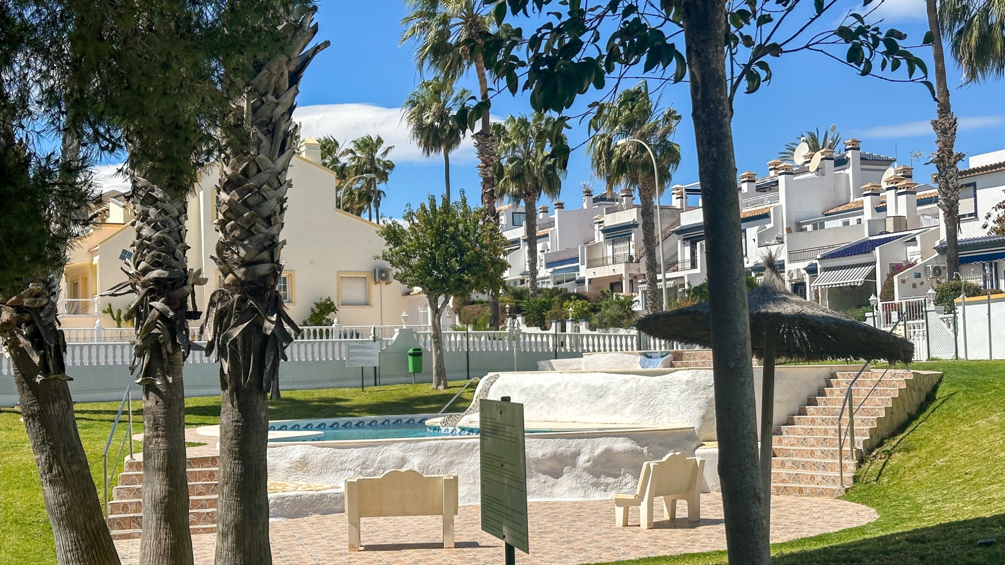 o_1jmb3nd9c8da1c0h1bh6gsori3b Town House in Orihuela Costa, Alicante