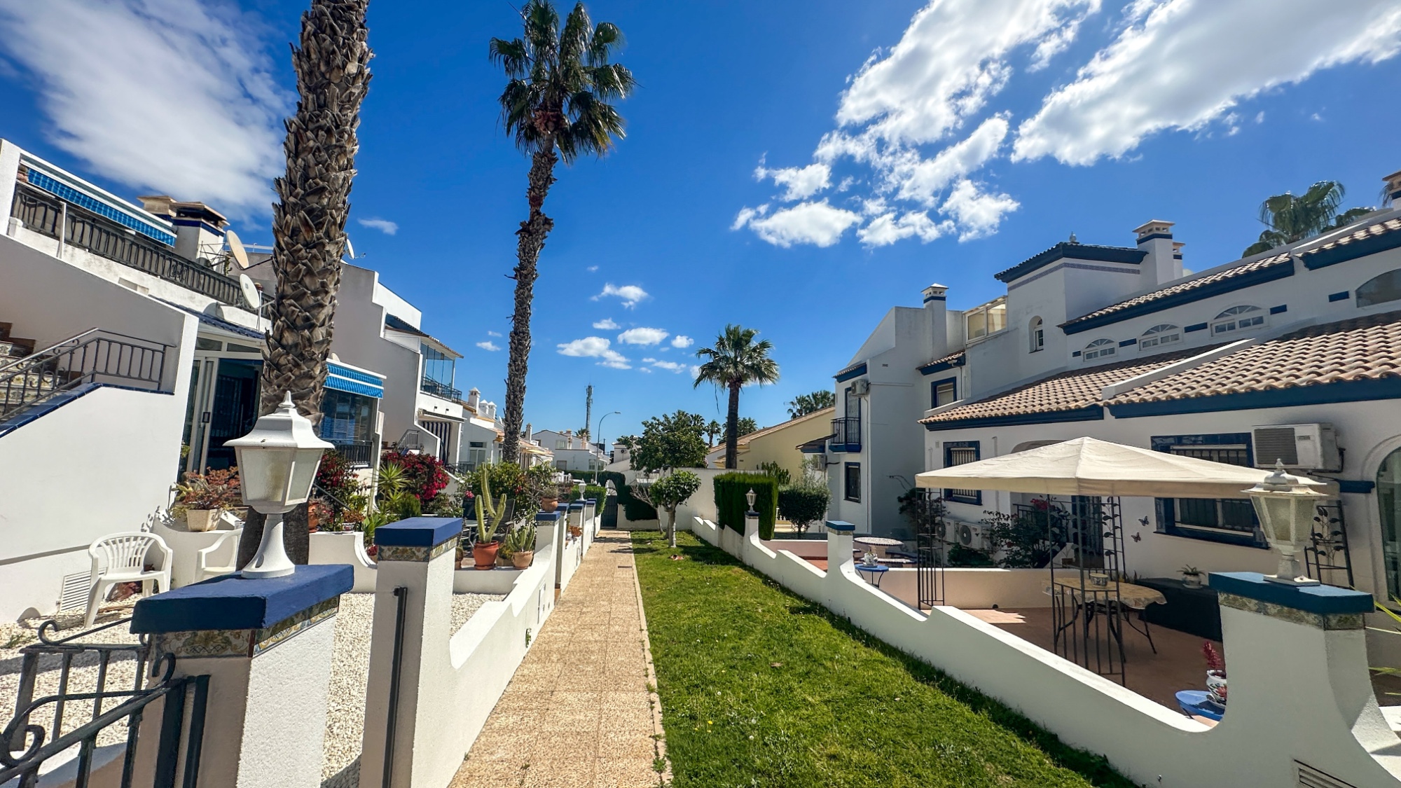 o_1jmb3nd9cn1mr0i3ro12lp1l0f3a Town House in Orihuela Costa, Alicante