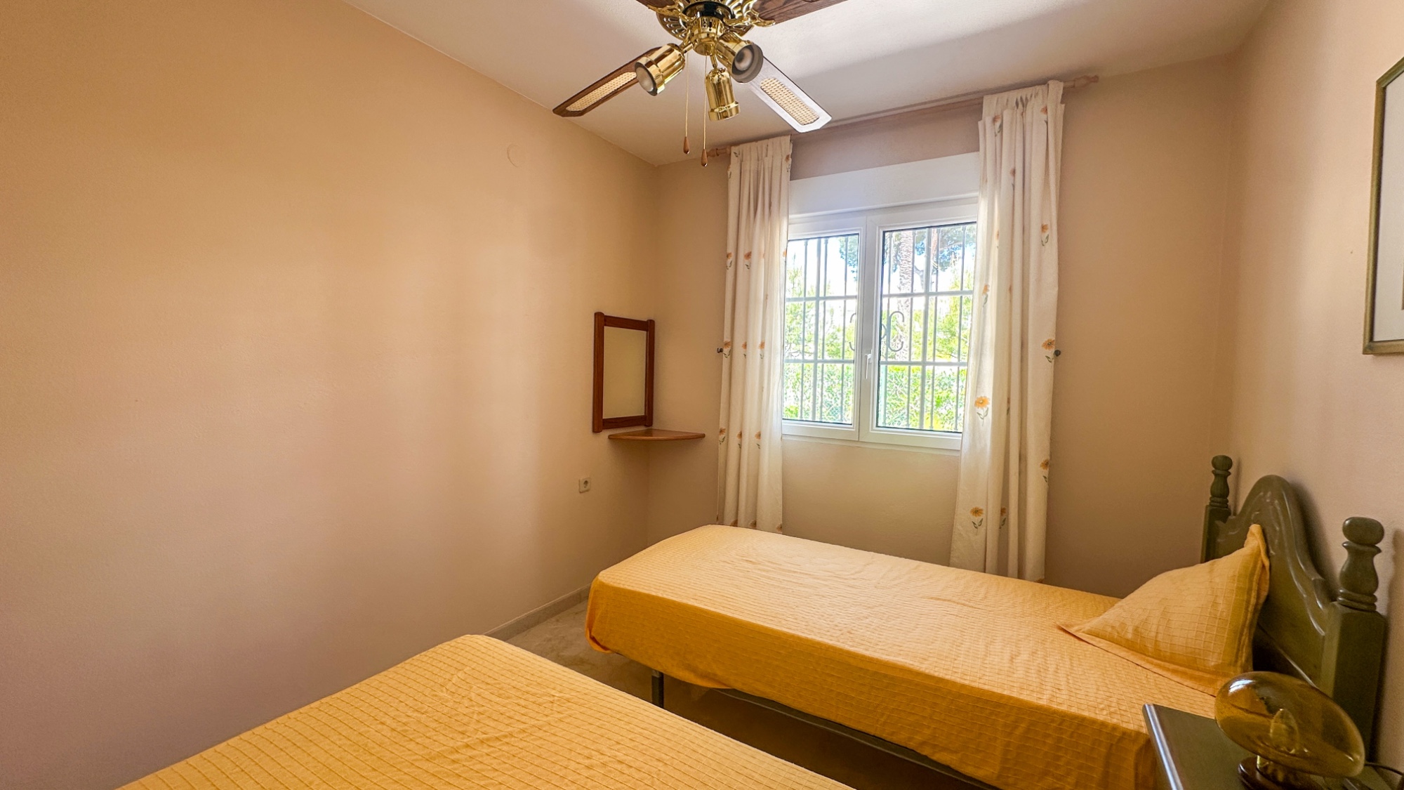 o_1jmb3nd9cqlkfjj1ldsja11ahd36 Town House in Orihuela Costa, Alicante