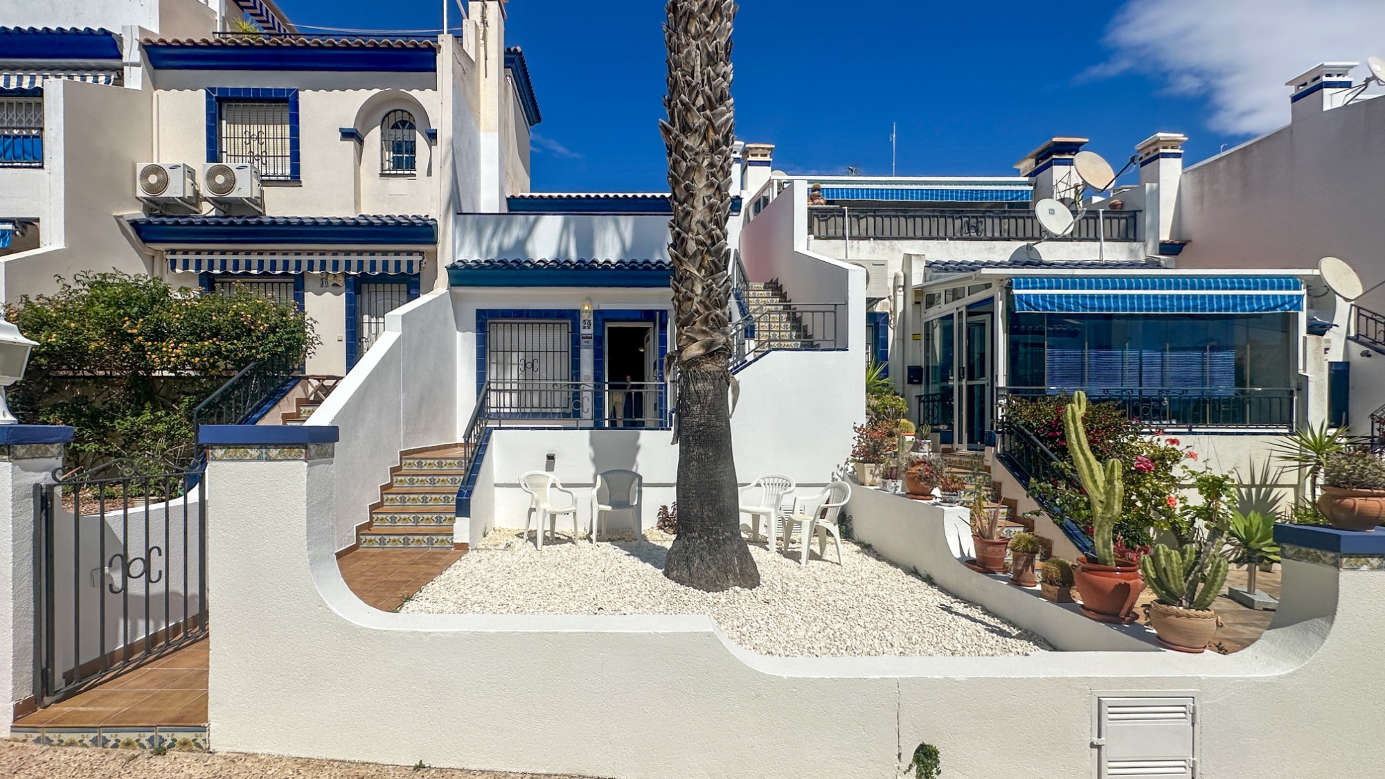 o_1jmb3nd9d13bg1k8e1baah4joml3q.jpg Town House for sale in Orihuela Costa