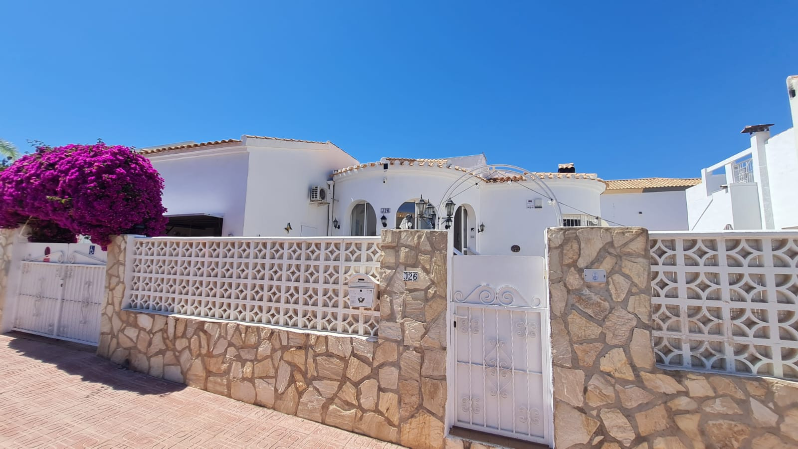 o_1jplcpenq1ficalctu31a04fsi63 Villa in Orihuela Costa, Alicante