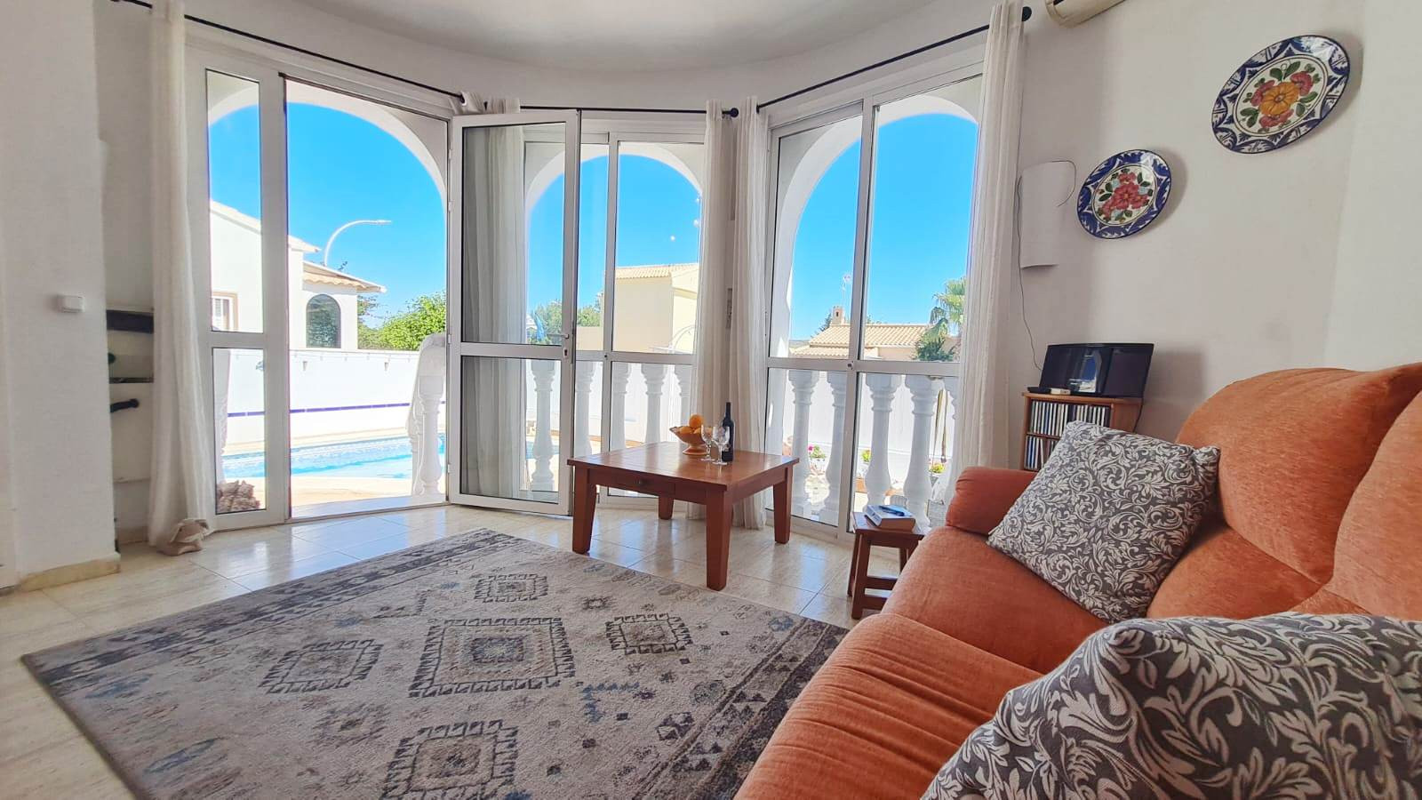 o_1jplcpenq1t6f1brk1soq1auk1aj865 Villa in Orihuela Costa, Alicante