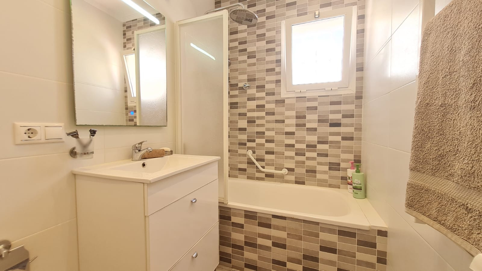 o_1jplcqnsdl381fm3gkv13a1dsbca Villa in Orihuela Costa, Alicante