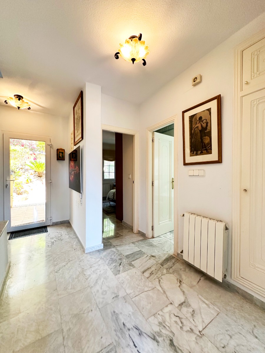 o_1jq49dffqkbp13fpe8a1jaf44nn8 Villa in Orihuela Costa, Alicante
