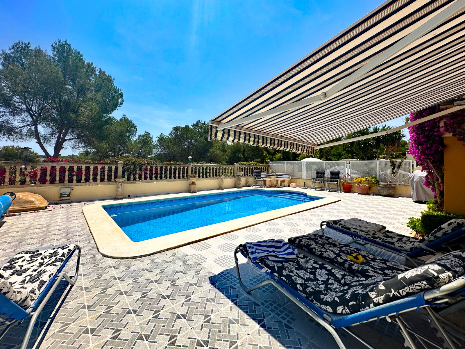 o_1jq49dffqu3e2p7na891u1jh0n4 Villa in Orihuela Costa, Alicante