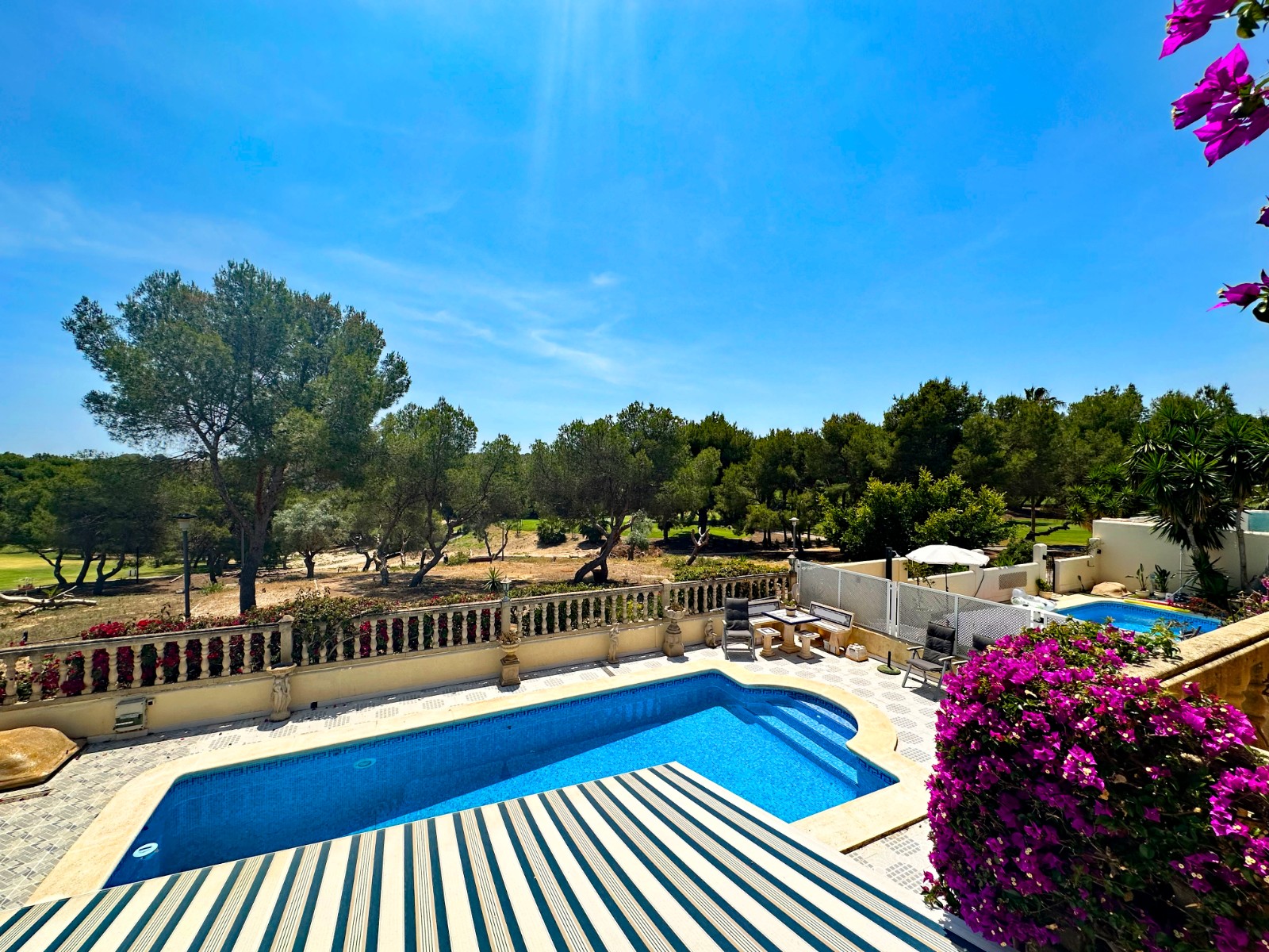 o_1jq49dffr1vvk8jml7ia3ug31og Villa in Orihuela Costa, Alicante