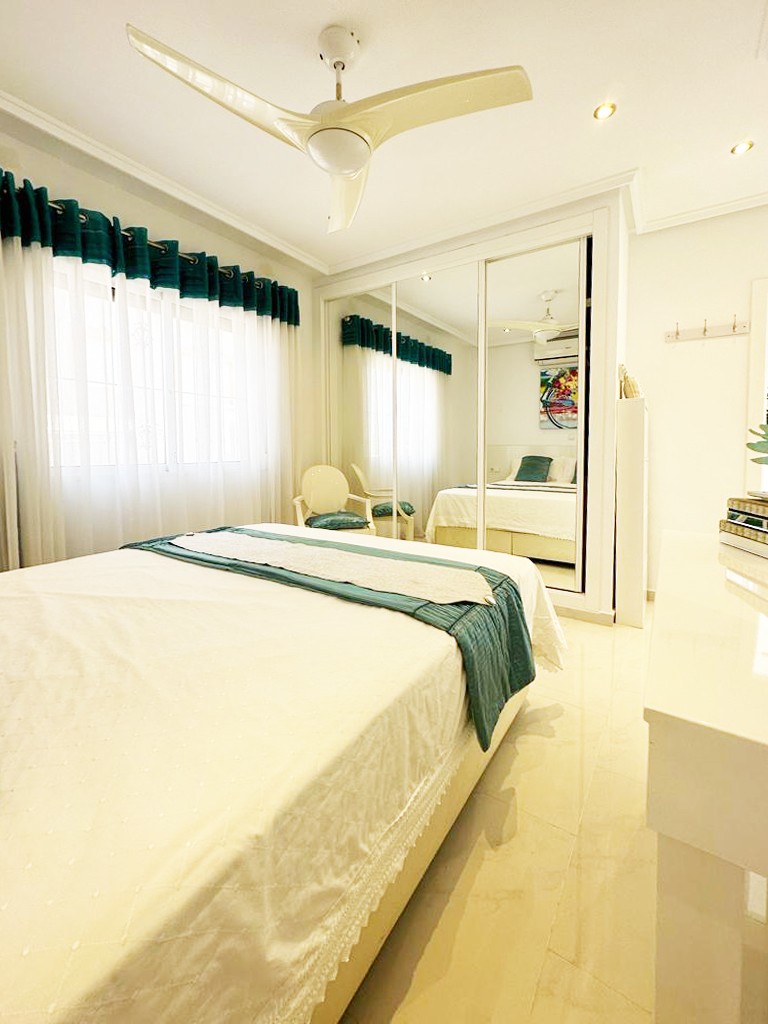 o_1jqm79r3gi0u1nr4ses1kbu6984e Villa in San Miguel de Salinas, Alicante