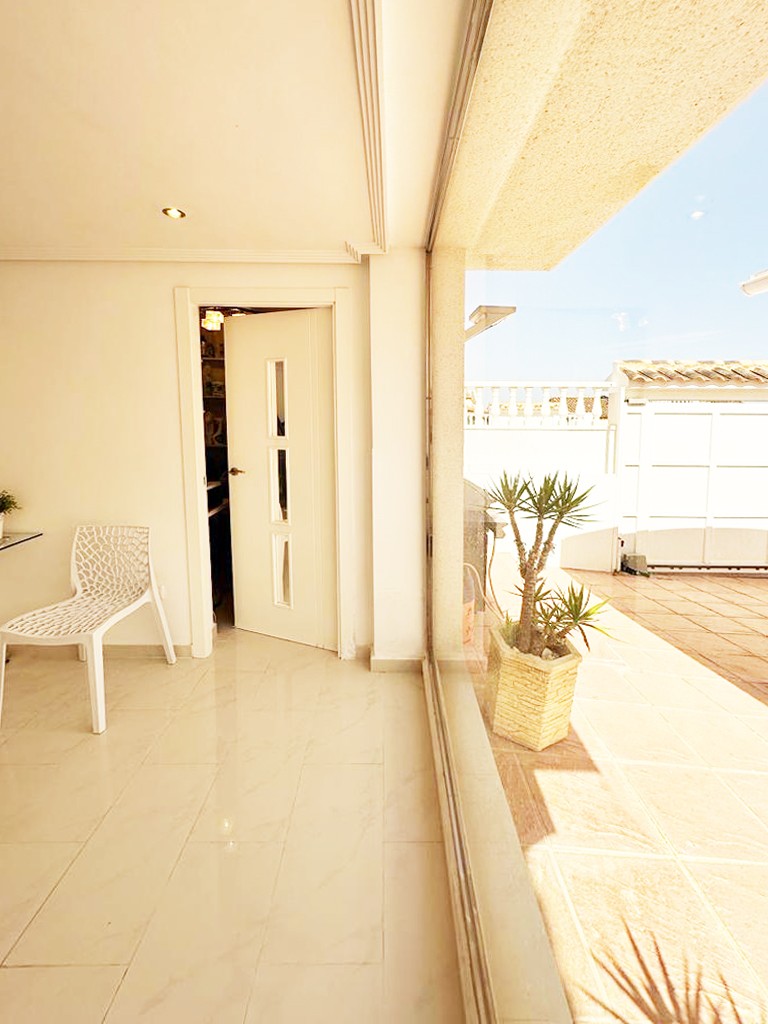 o_1jqm79r3mkht7mhcmj1177f4j59 Villa in San Miguel de Salinas, Alicante