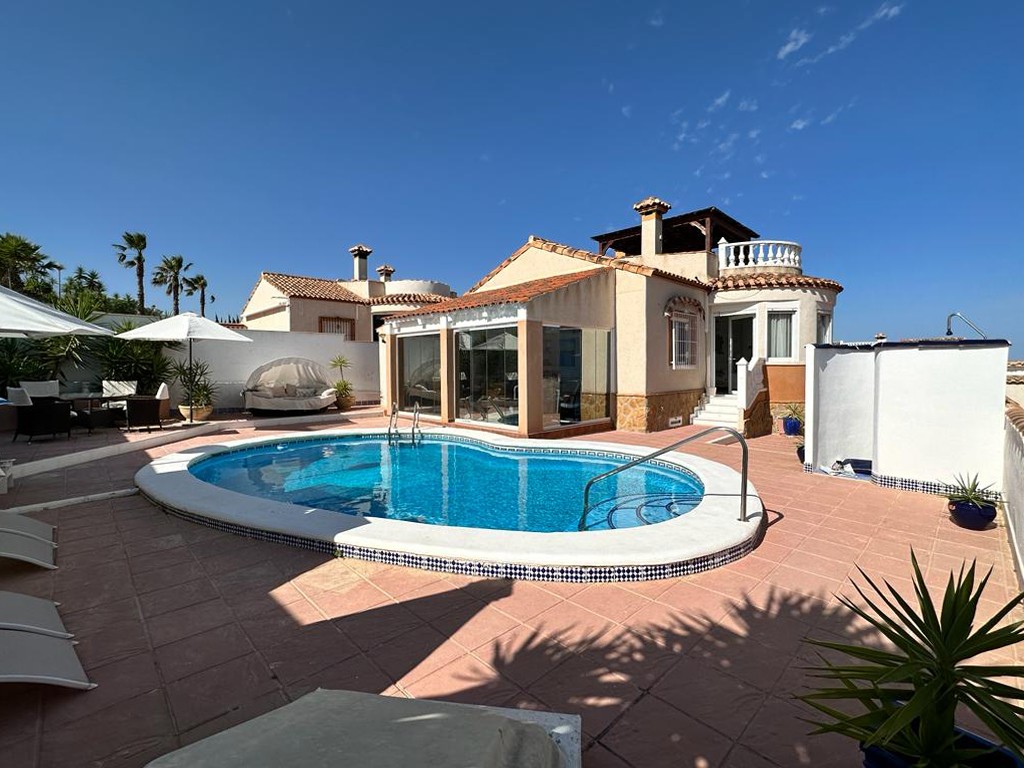 o_1jqm79r4e1lgpe8sehh11kfo3g72.jpg Villa for sale in San Miguel de Salinas