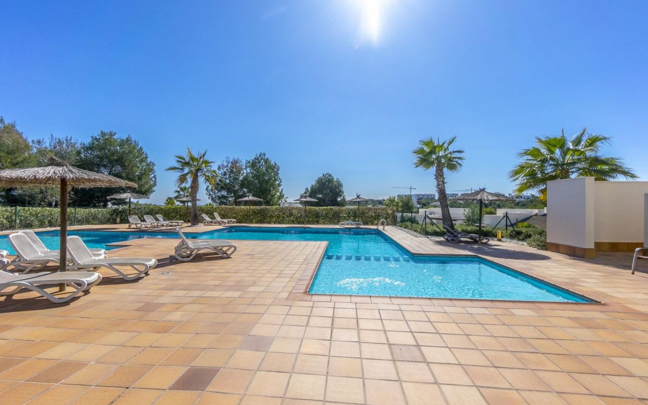 o_1jqmpc27h12c81nlpuevc4u12da3a Penthouse in Orihuela Costa, Alicante