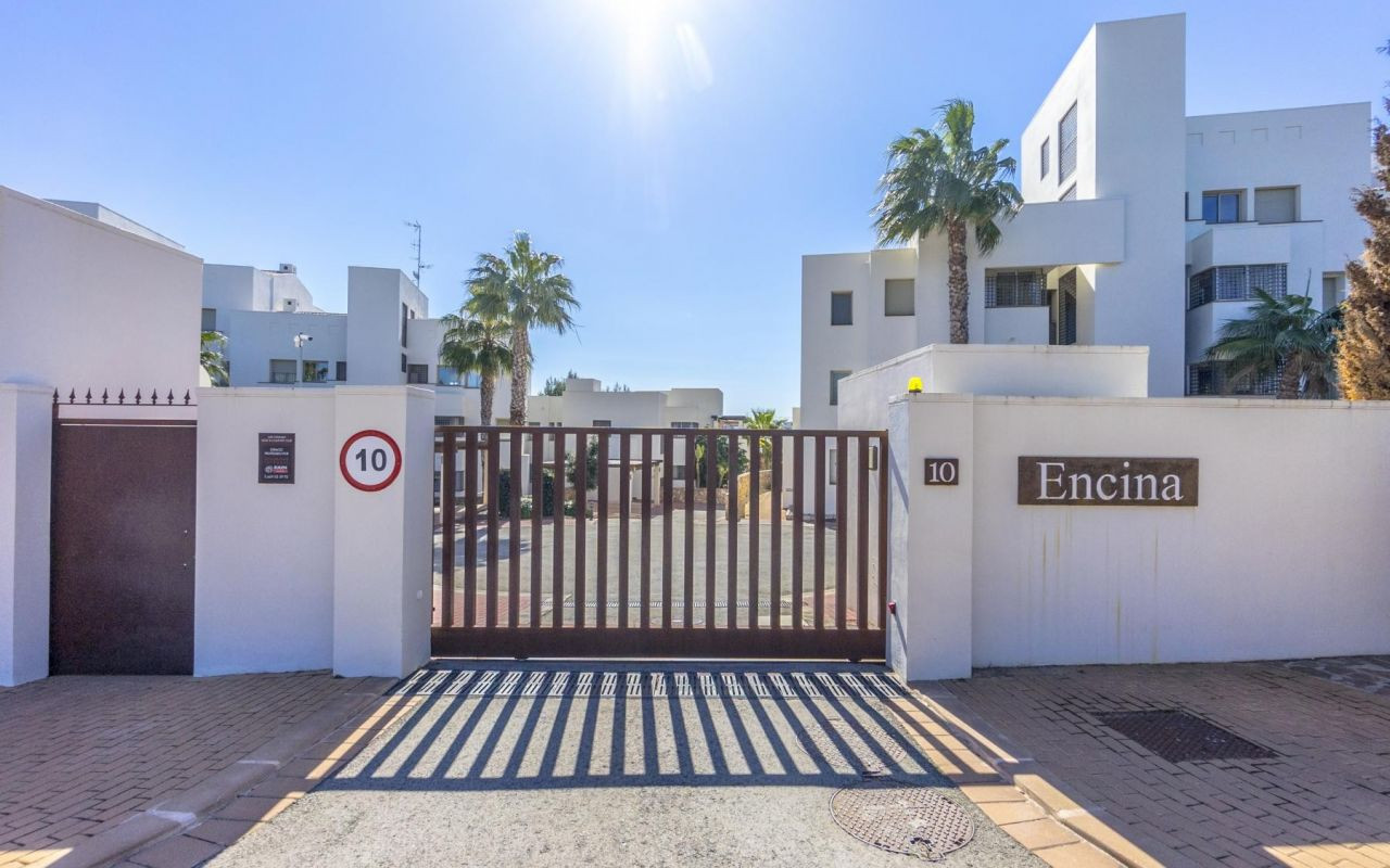 o_1jqmpc27hsh8fh11flnp0213cf3g Penthouse in Orihuela Costa, Alicante