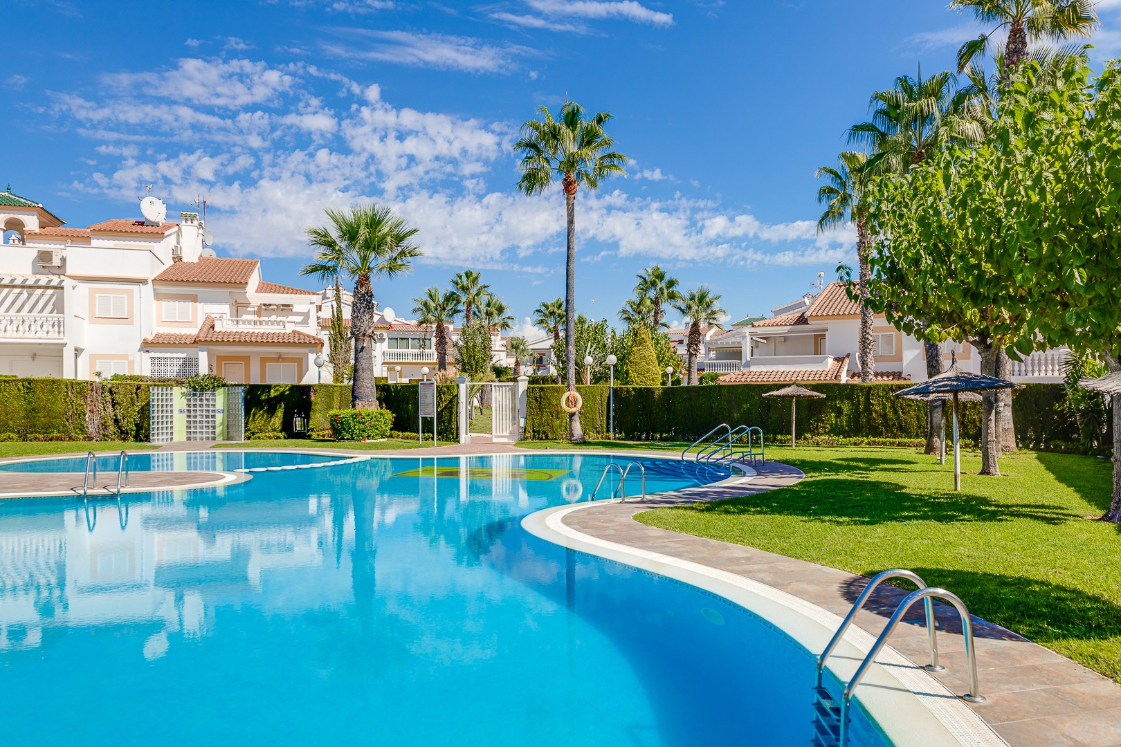 o_1jqr0l3h91elc2ua1ktc1rhnefu4t Apartment in Orihuela Costa, Alicante