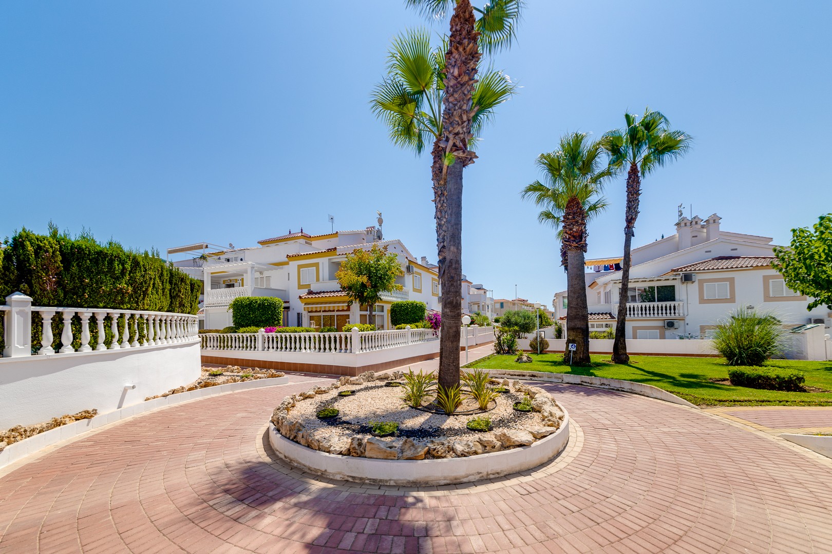 o_1jqr0l3h91ft9v47ub3d3o1h5u57 Apartment in Orihuela Costa, Alicante