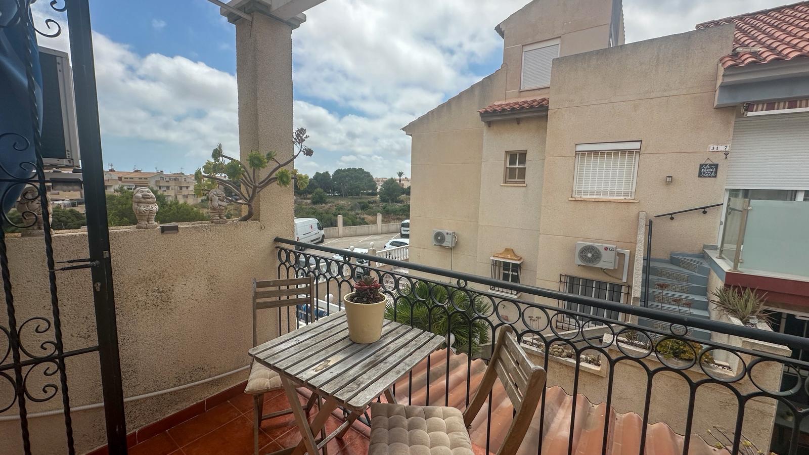 o_1jqr6vuhbqi41q7p1f3kjbi1i2g Apartment in Orihuela Costa, Alicante