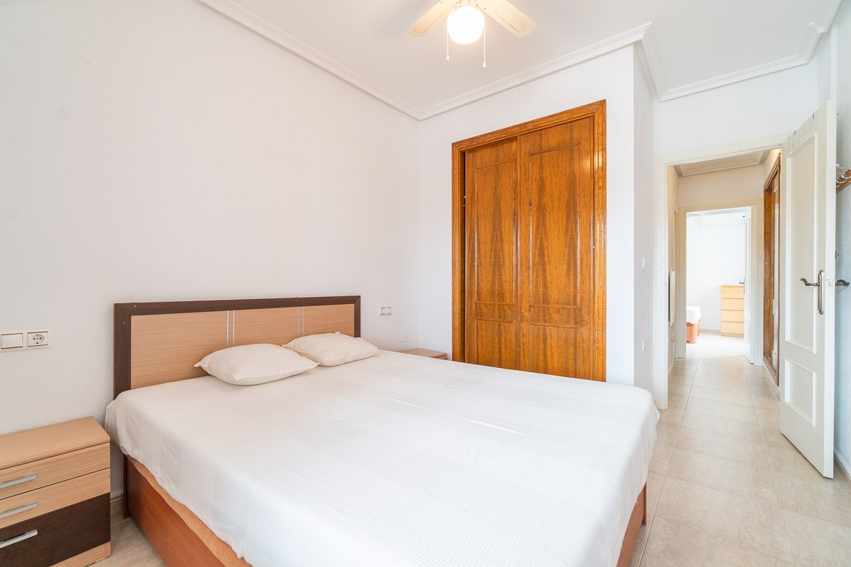o_1jr7mr8p3bn5121iknf4g8184l32 Apartment in Orihuela Costa, Alicante