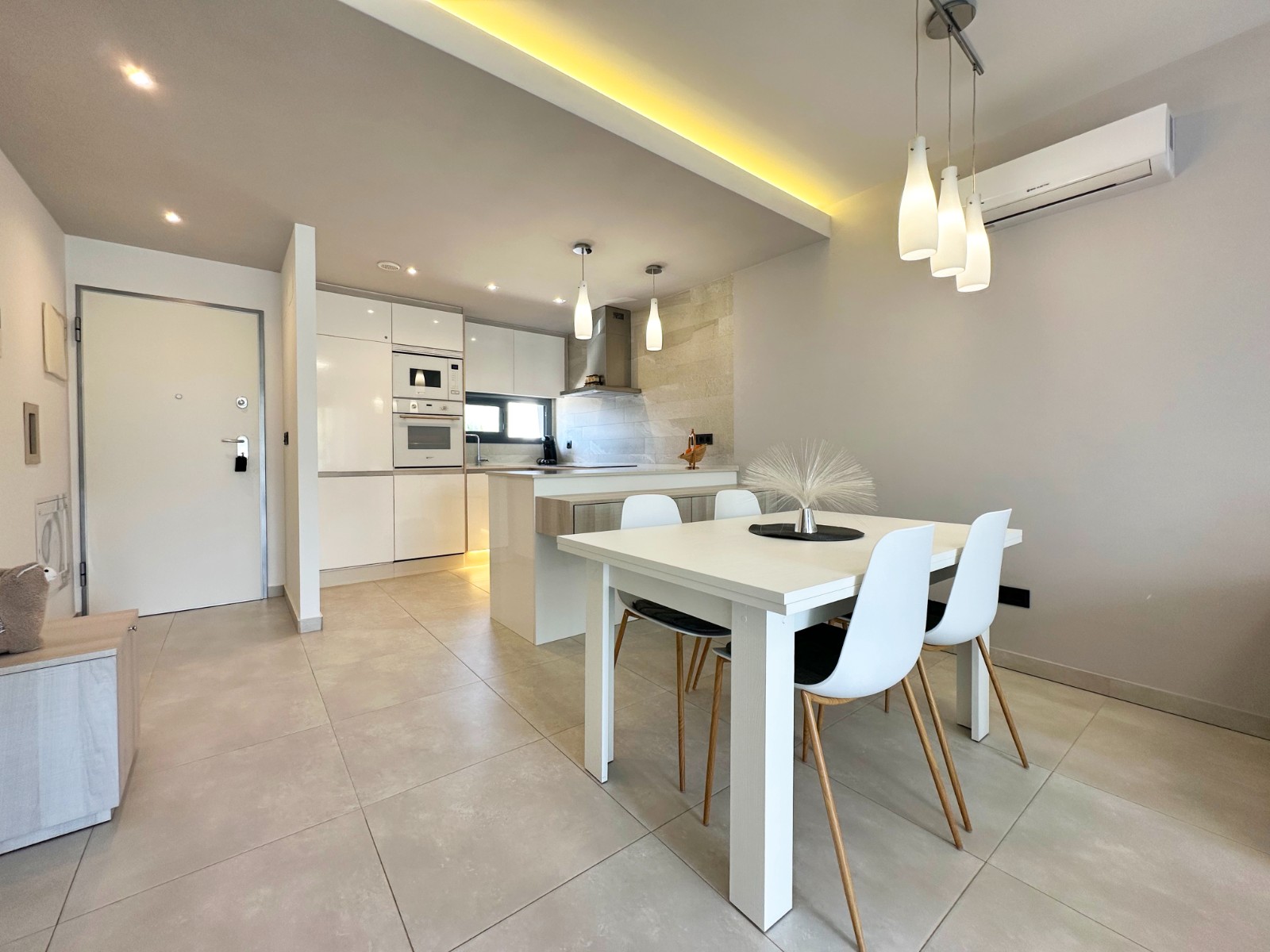 o_1jr822rae15sq1svr1lh1d3n1lf83b Penthouse in Guardamar del Segura, Alicante
