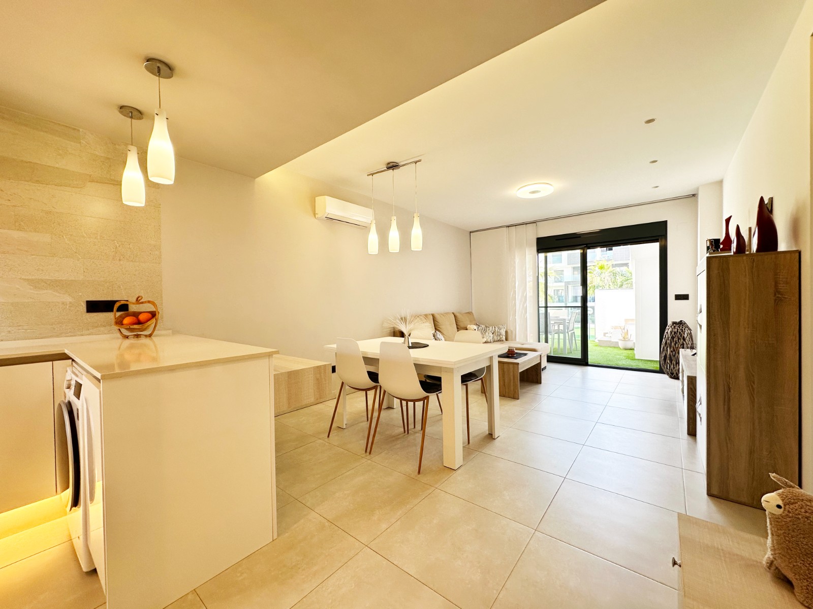o_1jr822raebumq6214hjbmc1tdf3c Penthouse in Guardamar del Segura, Alicante
