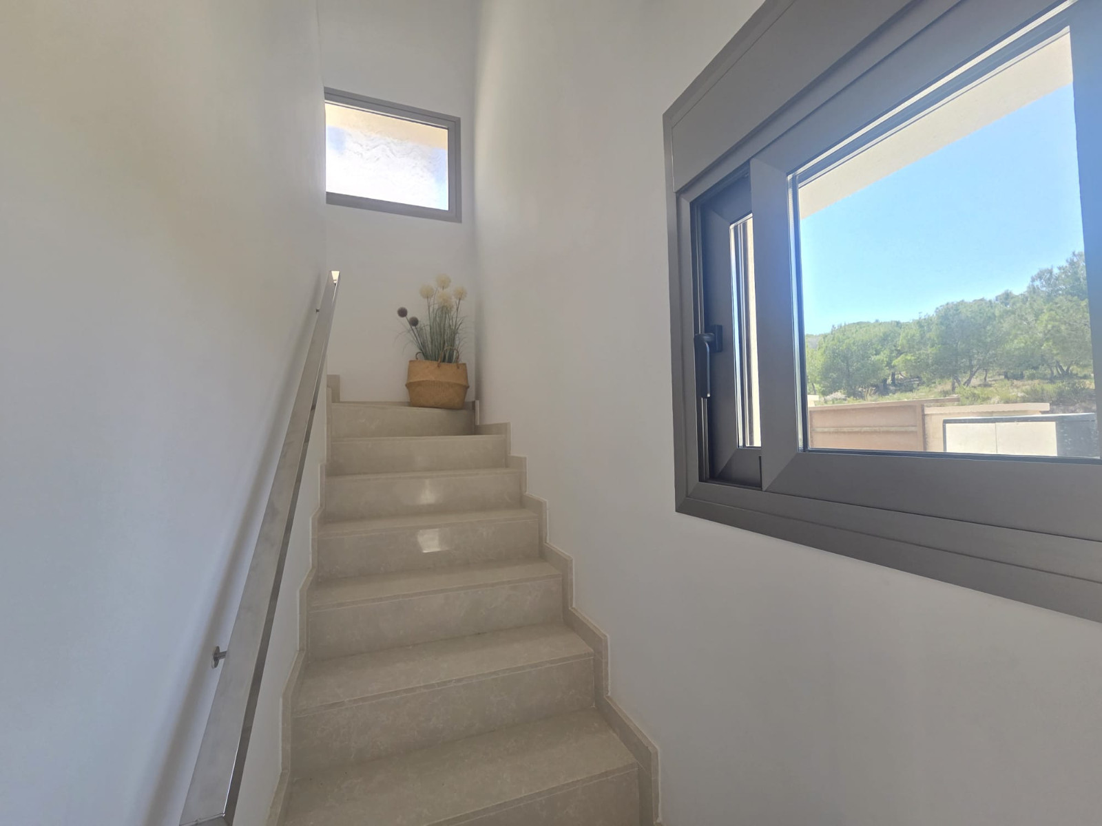 o_1jr8r3oaq1be81lumra8k75i162q Villa in San Miguel de Salinas, Alicante