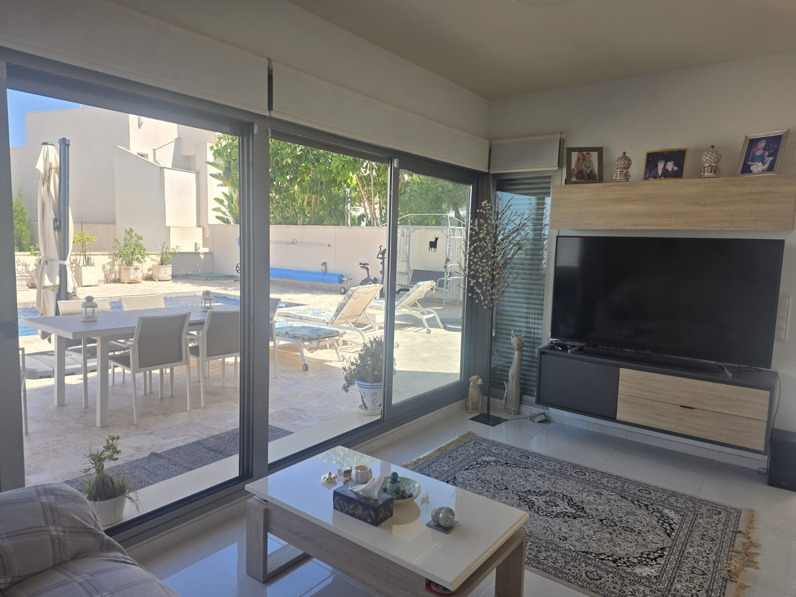 o_1jr8r3oaq1tur175bdhe19q4r6q2p Villa in San Miguel de Salinas, Alicante