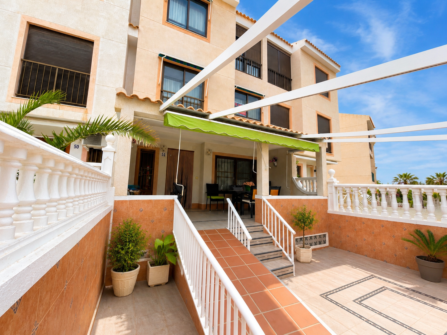 o_1jrq8me882hq1pf2fhbjba34g1g.png Town House for sale in Guardamar del Segura