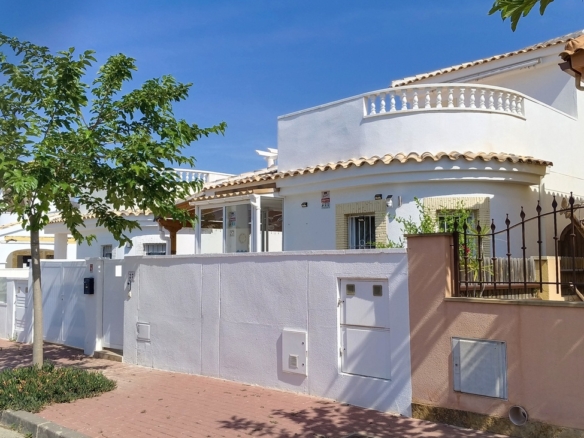 Villa for sale in Sucina