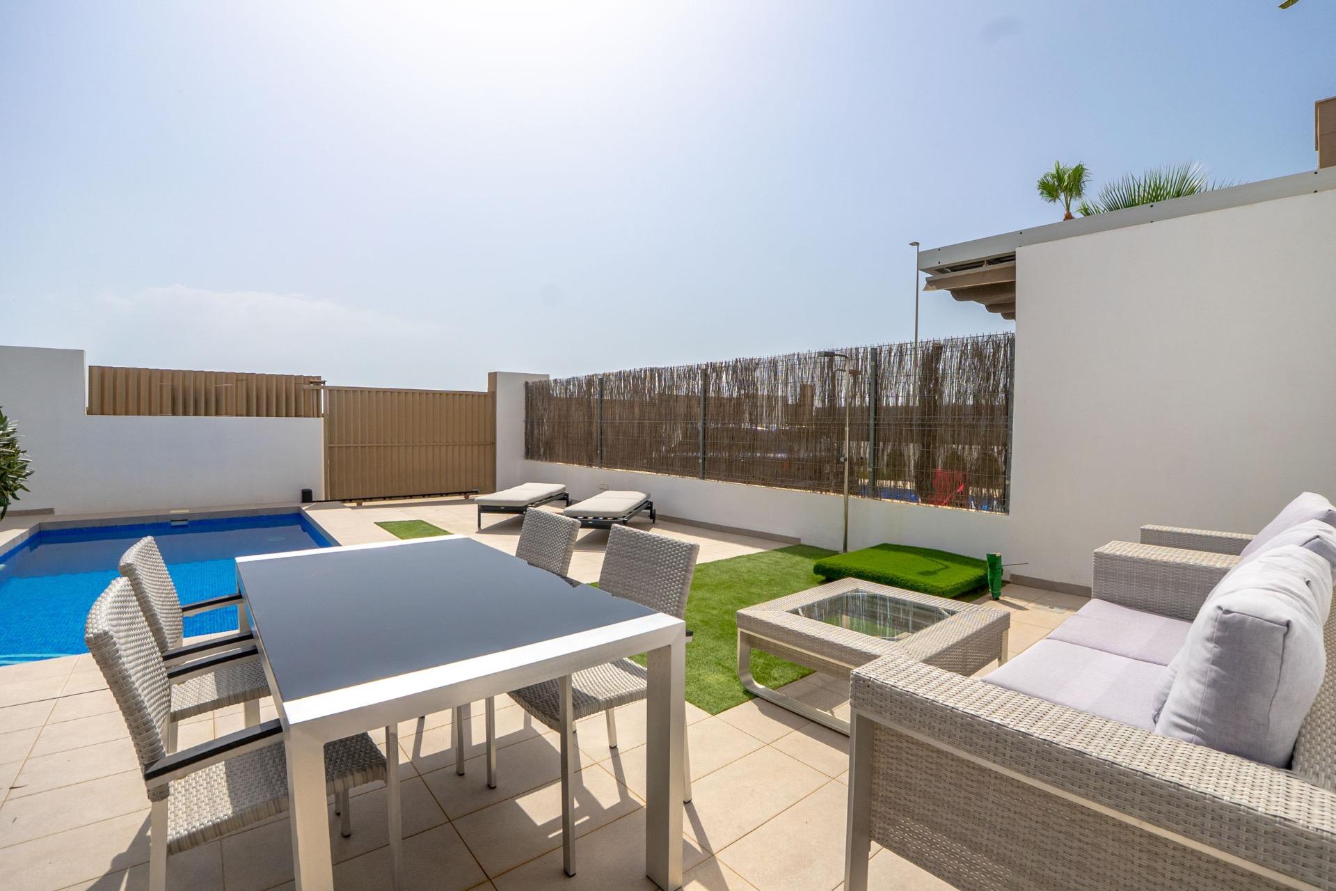 2-8 Villa in Guardamar del Segura, Alicante