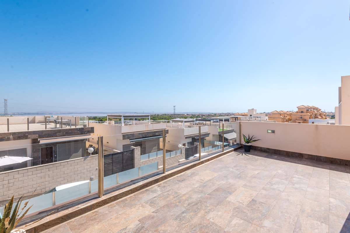 20260711105221000000_Monica-Calle-Nerbion-6-Villa-Martin-19 Villa in Orihuela Costa, Alicante