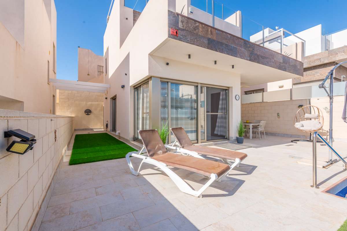 20260711105222000000_Monica-Calle-Nerbion-6-Villa-Martin-12 Villa in Orihuela Costa, Alicante