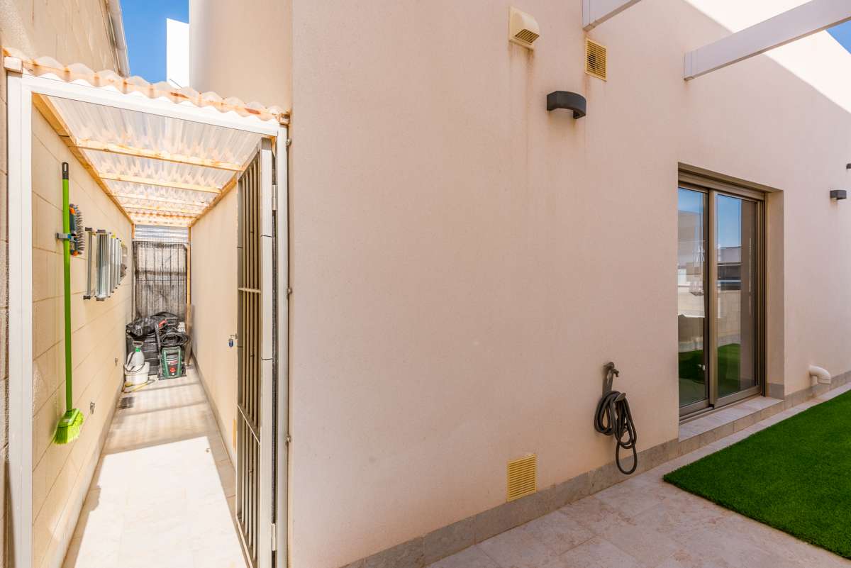 20260711105222000000_Monica-Calle-Nerbion-6-Villa-Martin-15 Villa in Orihuela Costa, Alicante