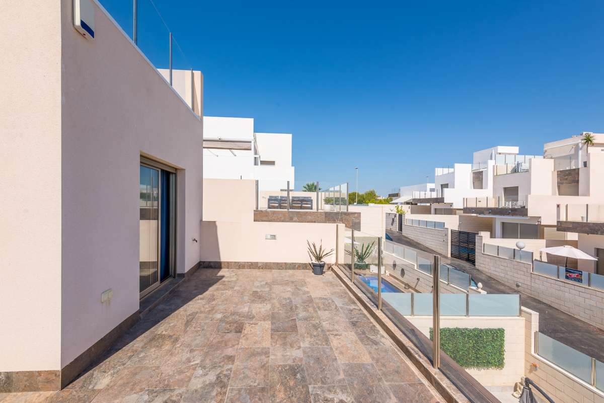 20260711105222000000_Monica-Calle-Nerbion-6-Villa-Martin-20 Villa in Orihuela Costa, Alicante