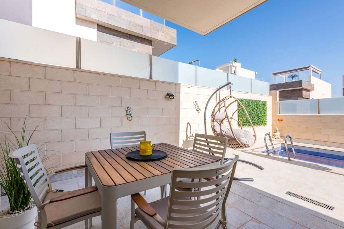 20260711105222000000_Monica-Calle-Nerbion-6-Villa-Martin-4 Villa in Orihuela Costa, Alicante