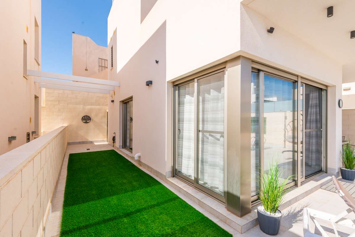 20260711105222000000_Monica-Calle-Nerbion-6-Villa-Martin-8 Villa in Orihuela Costa, Alicante
