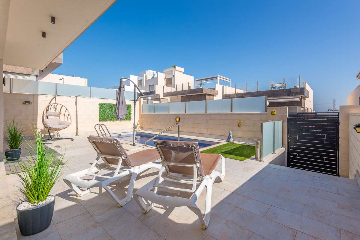 20260711105222000000_Monica-Calle-Nerbion-6-Villa-Martin-9 Villa in Orihuela Costa, Alicante