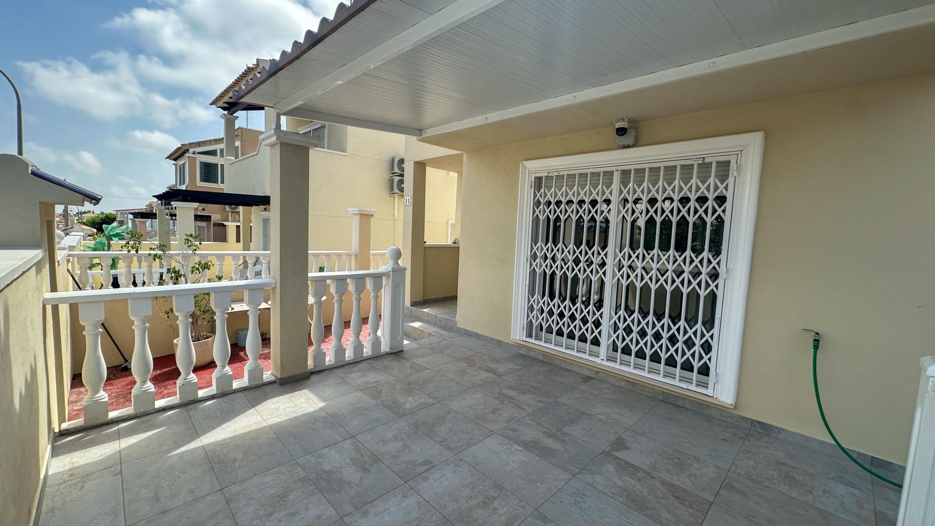 32-7 Town House in San Miguel de Salinas, Alicante