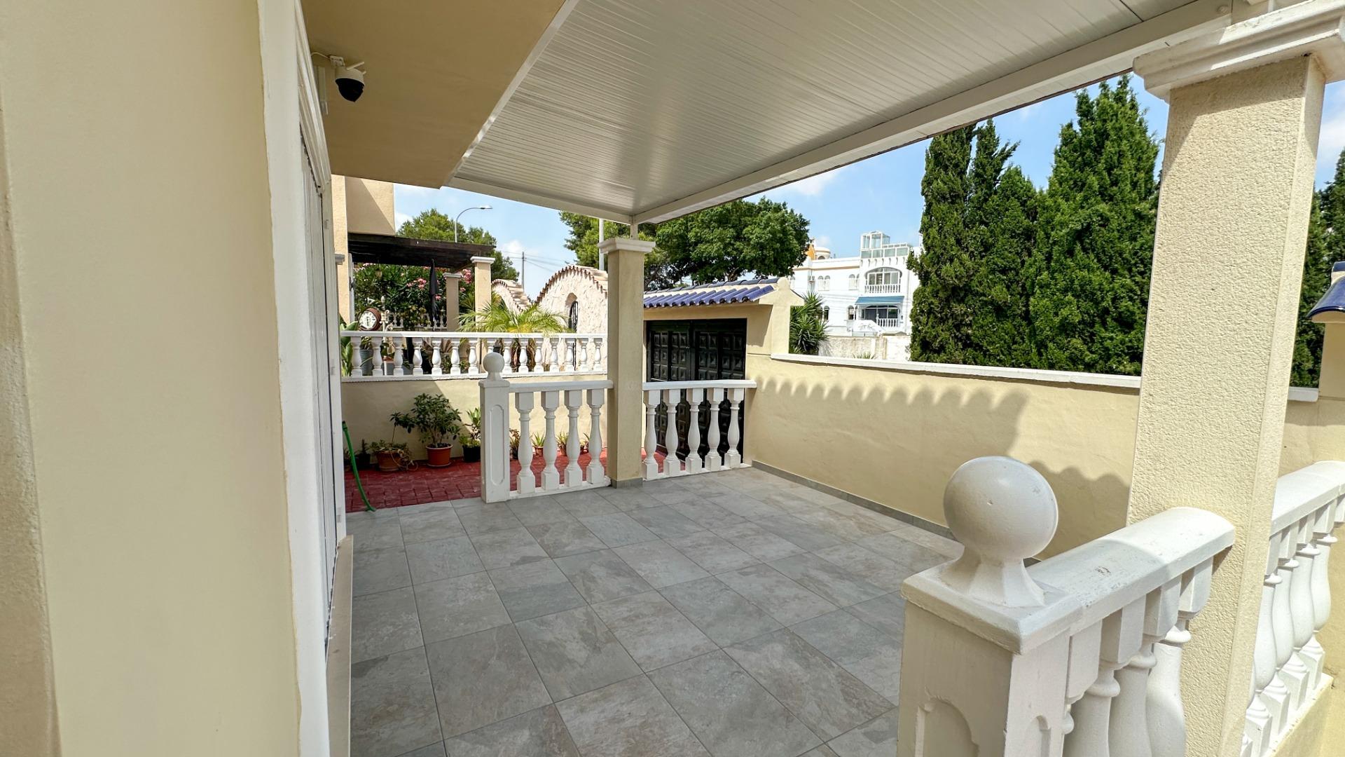 32-8 Town House in San Miguel de Salinas, Alicante