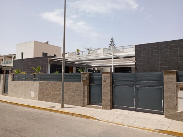Villa for sale in Formentera del Segura