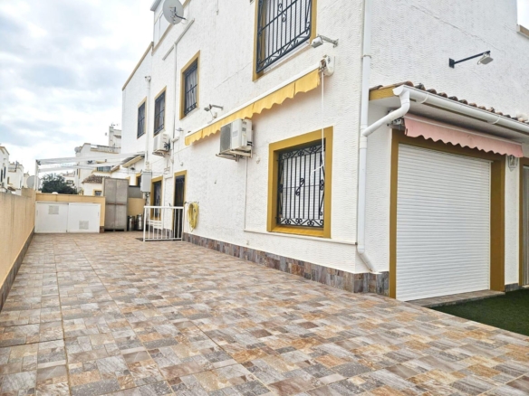 Town House for sale in Orihuela Costa