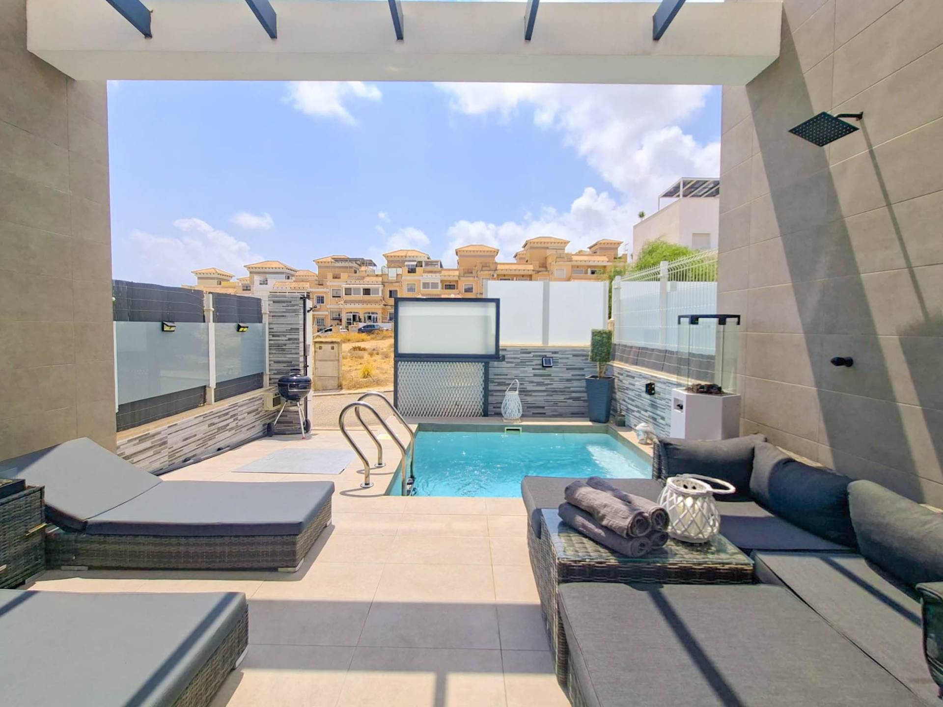 5rl4ofXEUHsFy7fpeUmySGr96mzKnWSt Alicante – Sunrise Dream Properties