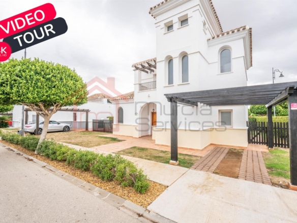 Villa for sale in La Torre Golf Resort