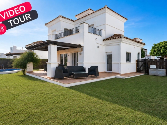 Villa for sale in La Torre Golf Resort