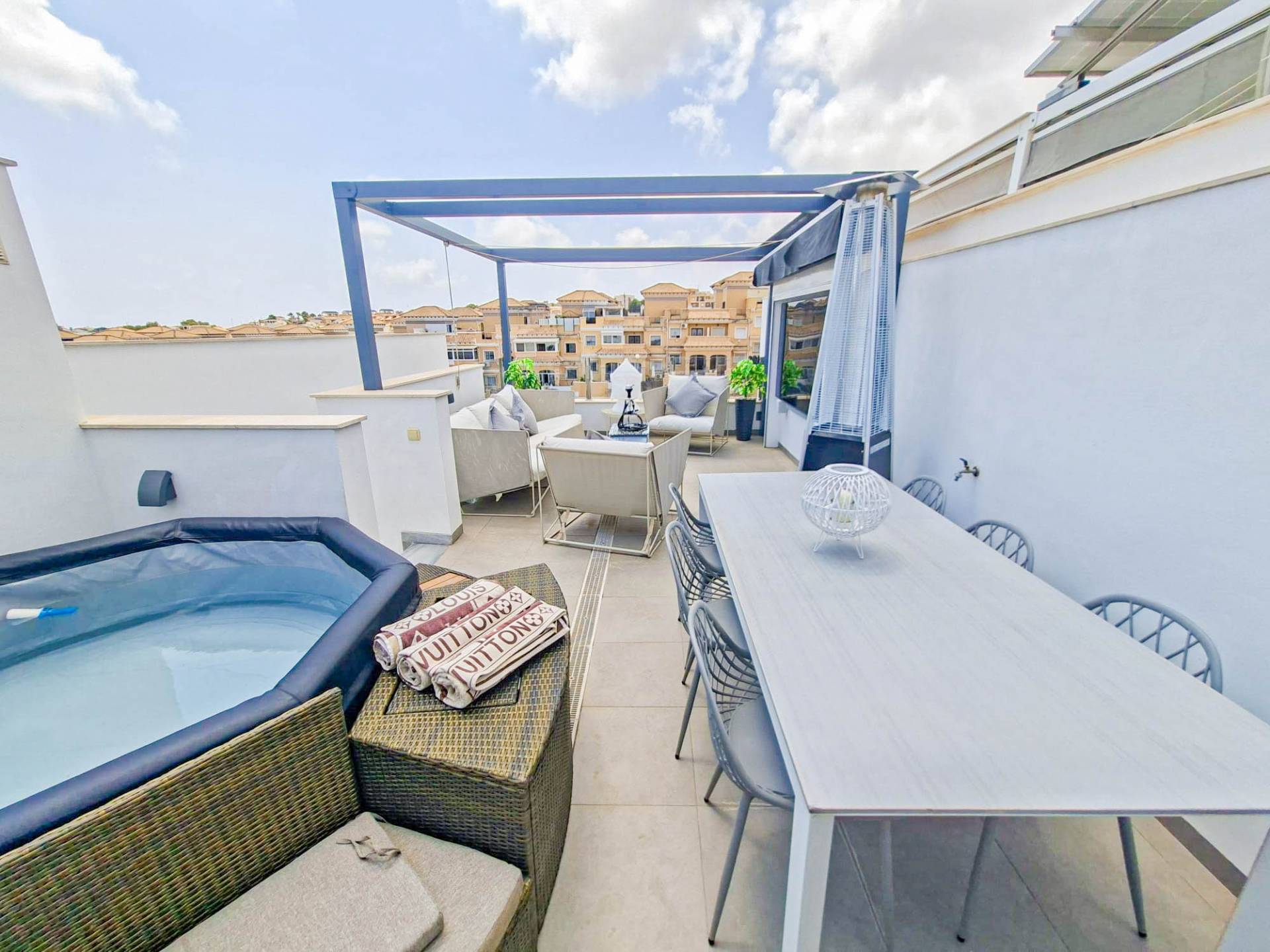 RurLeWNDsi4GAi0uPaFfwN6iazuonbDO Villa in Villamartin, Alicante