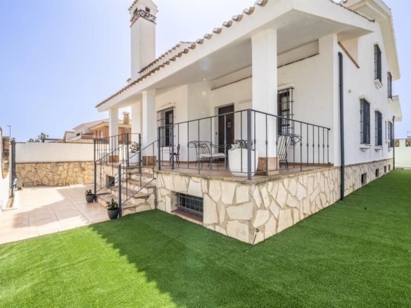 Villa for sale in Santiago de la Ribera