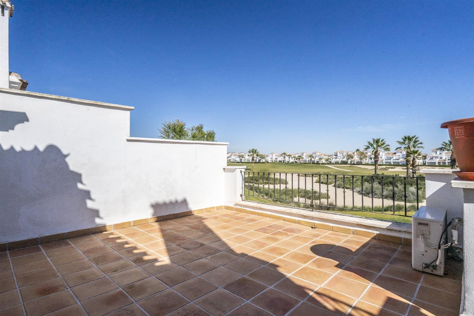 UJQ7MU8-pEekm-b2a_T3tQ Townhouse in La Torre Golf Resort,