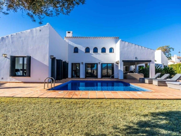 Villa for sale in El Valle Golf Resort
