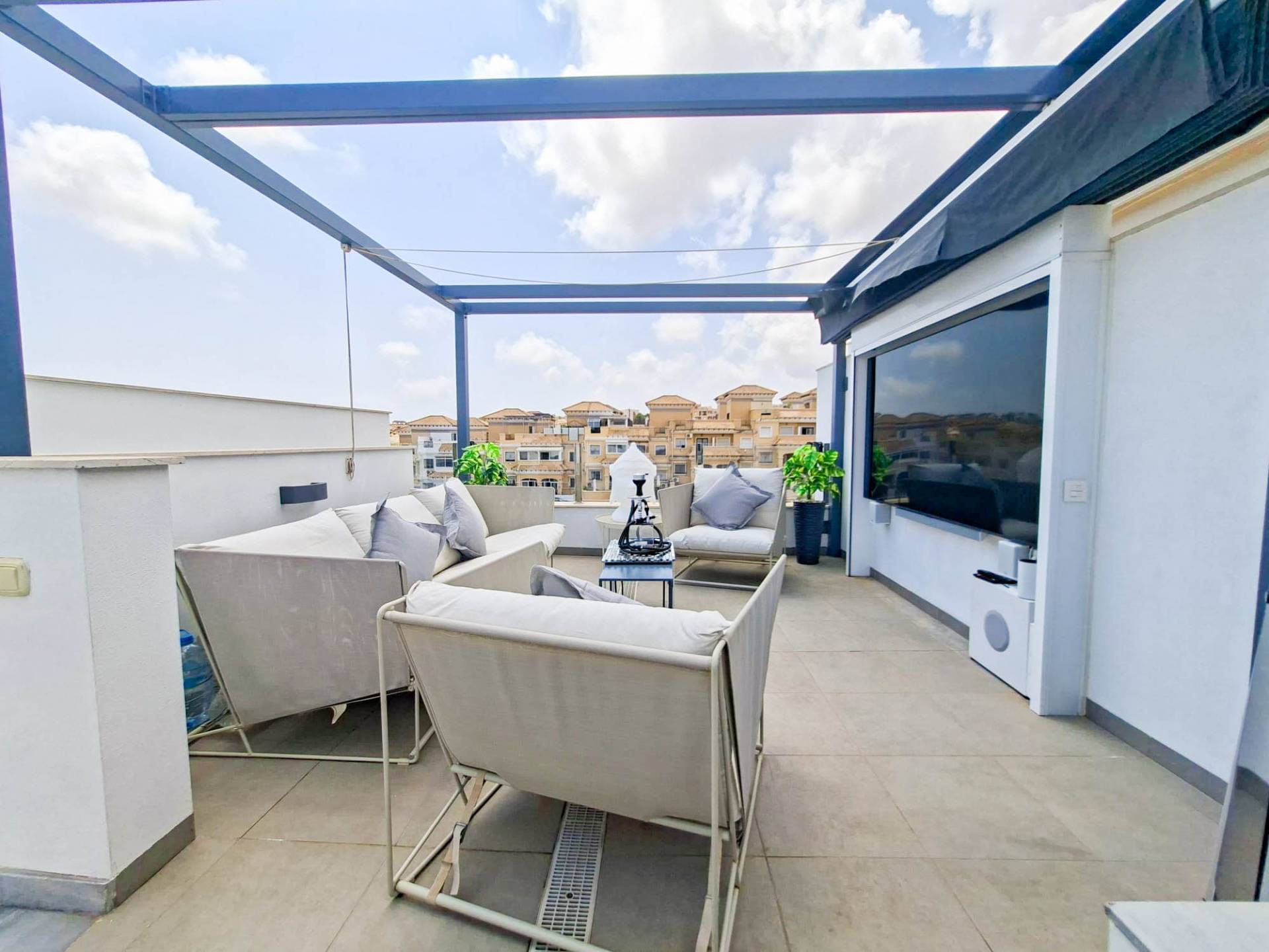 emrHZr5WwyjCpqrX5sYJD4JvBxmFk8Jq Villa in Villamartin, Alicante